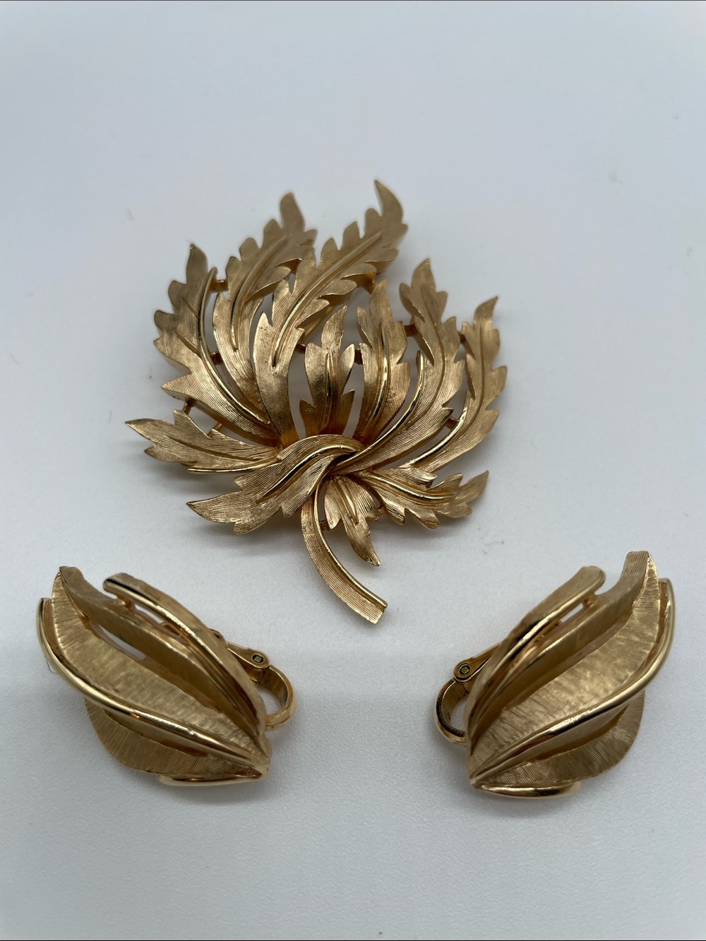 Crown Trifari Gold-Tone Leaf Brooch and Clip-On Earring Set - Gold